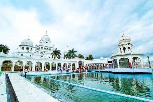 Amritsar to Chandigarh Taxi Service